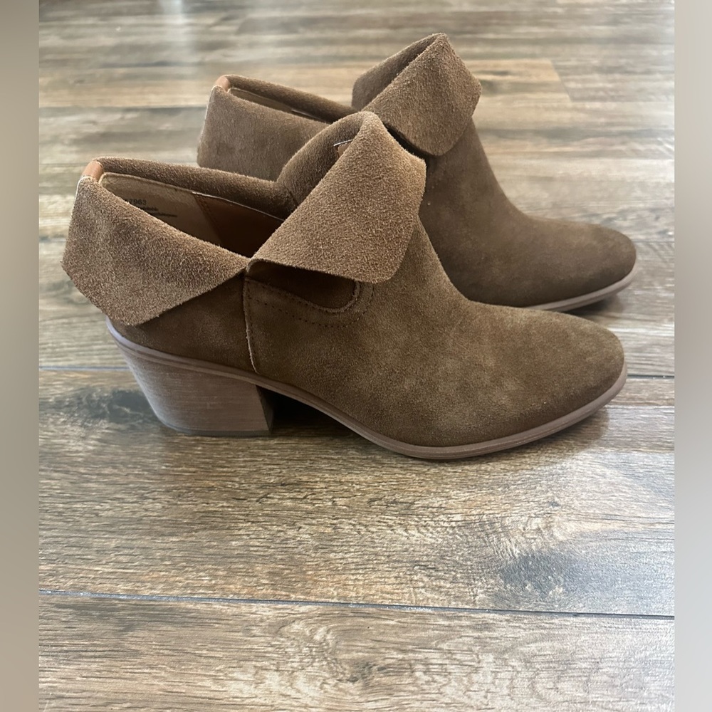 BP Brice Notched Suede Bootie Cognac 8.5 M